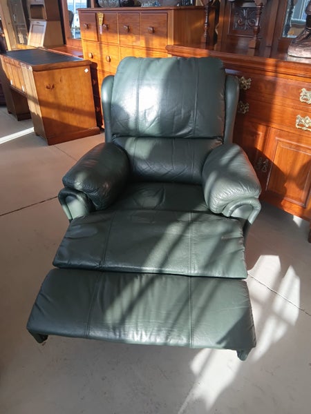 1295 LEATHER RECLINER Carousel 9