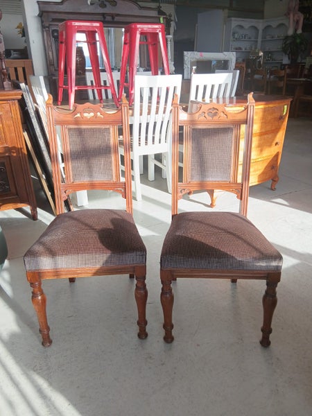 1296 PAIR OF VINTAGE DINING CHAIRS Carousel 1