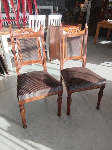 1296 PAIR OF VINTAGE DINING CHAIRS Carousel 2
