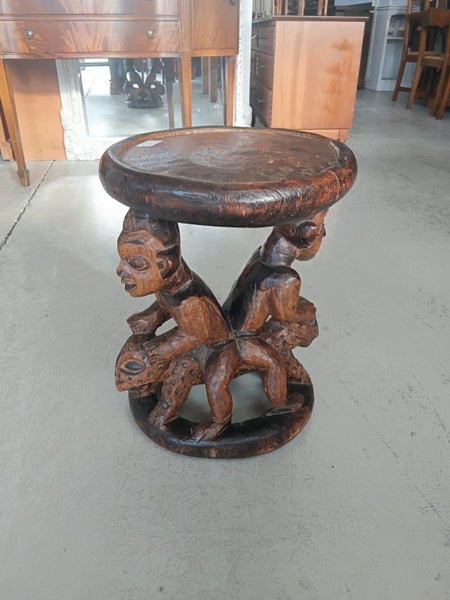 1298 CARVED TIMBER SMALL SIDE TABLE Carousel 2