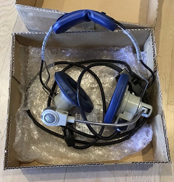 Clement Clark Airlite 62 Aviation Headset Made in England Carousel 2