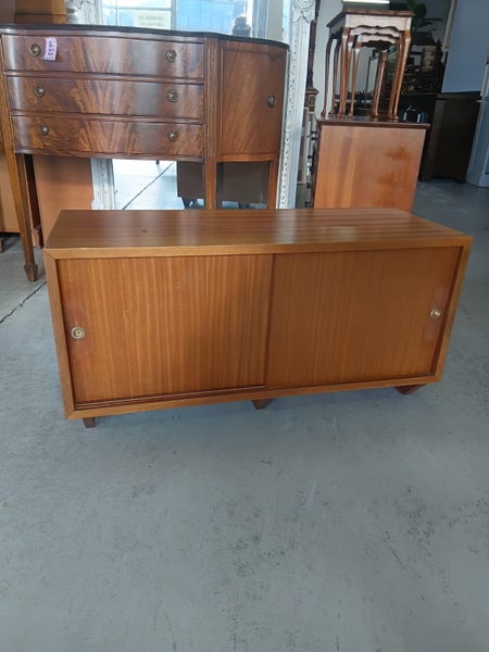 1299 RETRO RECORD CABINET Carousel 1