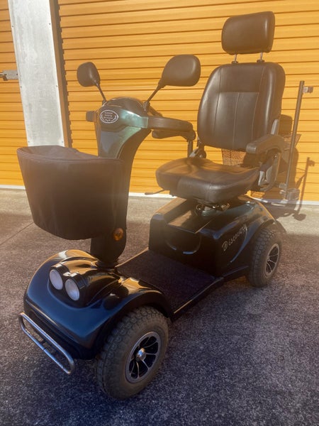 Discovery Mid Size Mobility Scooter Carousel 2