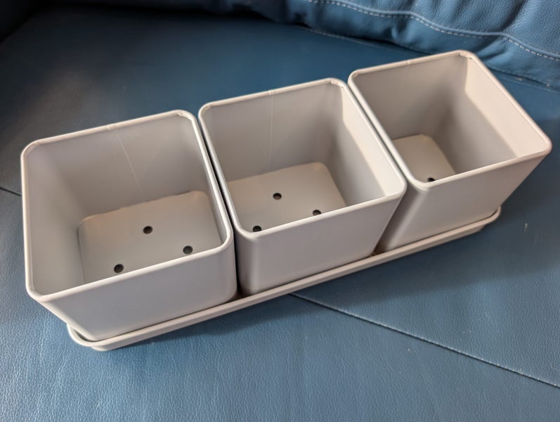 Bulk lot: 995x powder coated plant pot sets (3 pots + tray) under cost Carousel 2