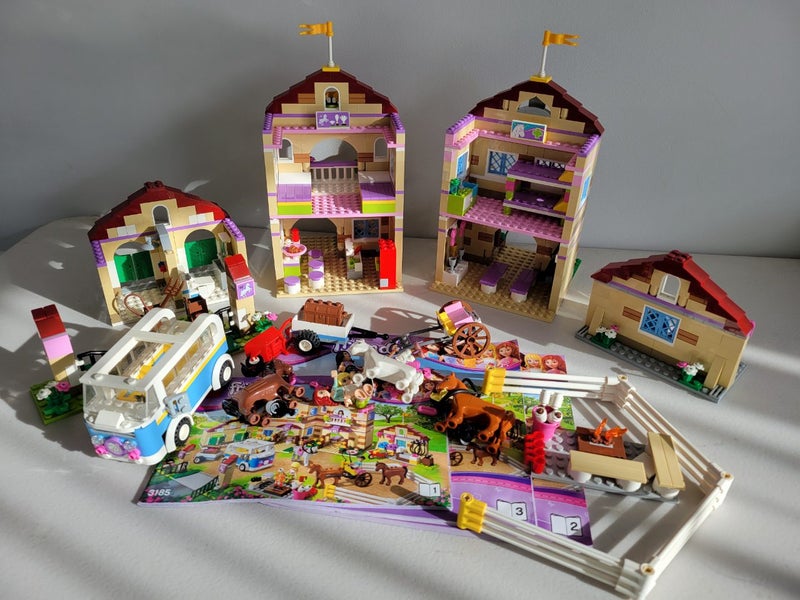 *$1RES* Lego Friends Set - 3185 Summer Riding School62865825024257112