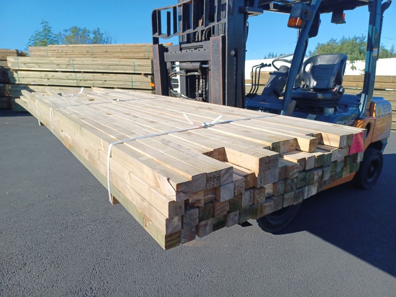 PINE BALUSTERS / FRAMING - 45 x 45mm - H4 P/R - 248m - TS7670 Carousel 1