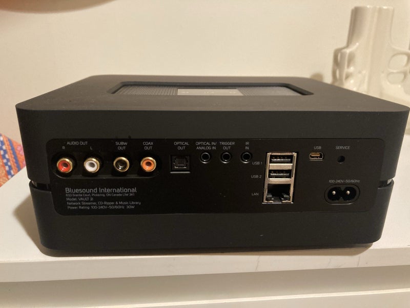 Bluesound Vault 2I Streaming Music Player CD ripper Carousel 5