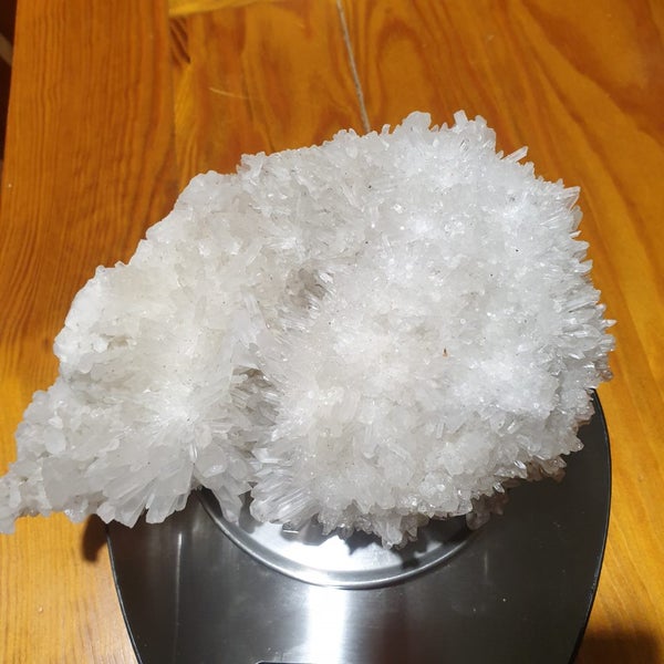 Chrysanthemum Quartz Cluster Carousel 1