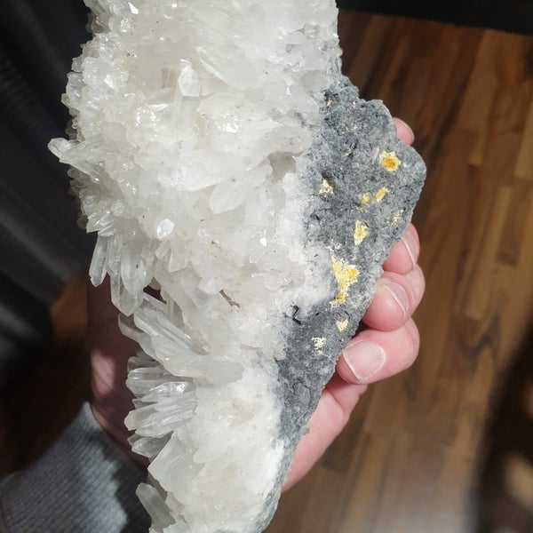 Chrysanthemum Quartz Cluster Carousel 3