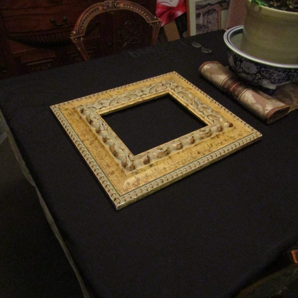 Vintage Wooden Picture Frame. Oustanding Looking. Really Punchy. Ex. Decor.62962612149633114