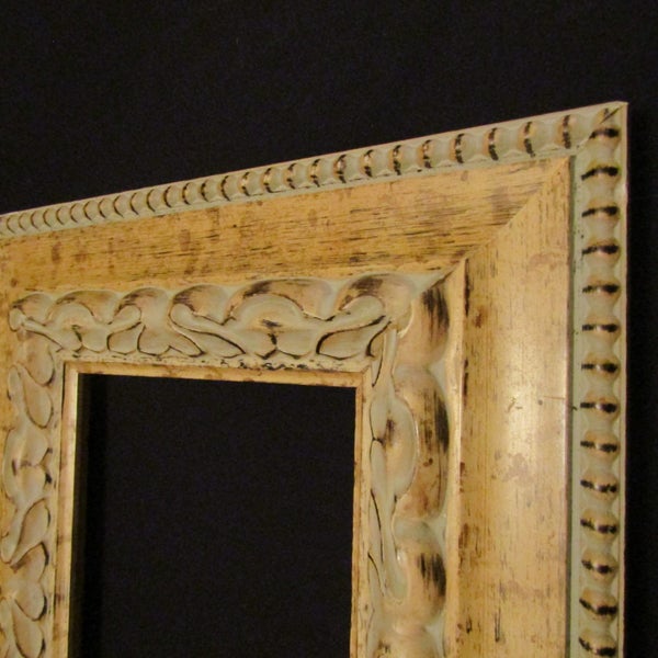 Vintage Wooden Picture Frame. Oustanding Looking. Really Punchy. Ex. Decor.62962612149633113