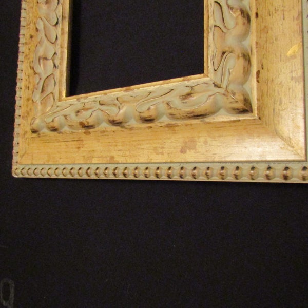Vintage Wooden Picture Frame. Oustanding Looking. Really Punchy. Ex. Decor.62962612149633112