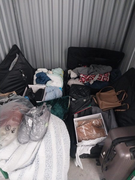 Storage unit sell up Carousel 1