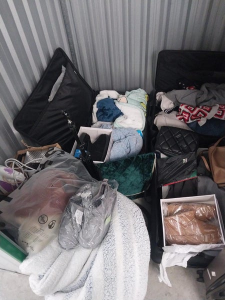 Storage unit sell up Carousel 2