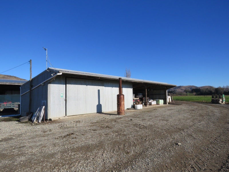 Class dairy unit with wintering ability62869815131522114