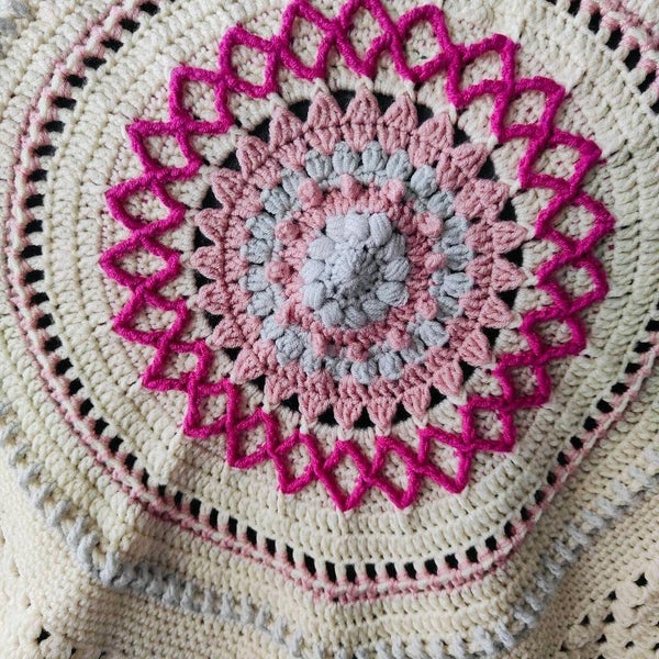 "Granny Mandy" baby blanket in cream, pale grey, light and dark rose pink Carousel 2