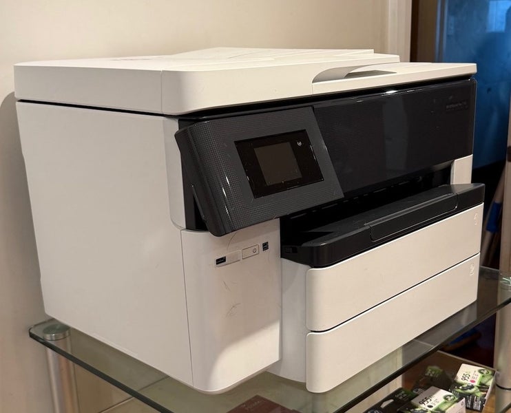 HP Colour Laser Jet printer / fax / copier Carousel 2