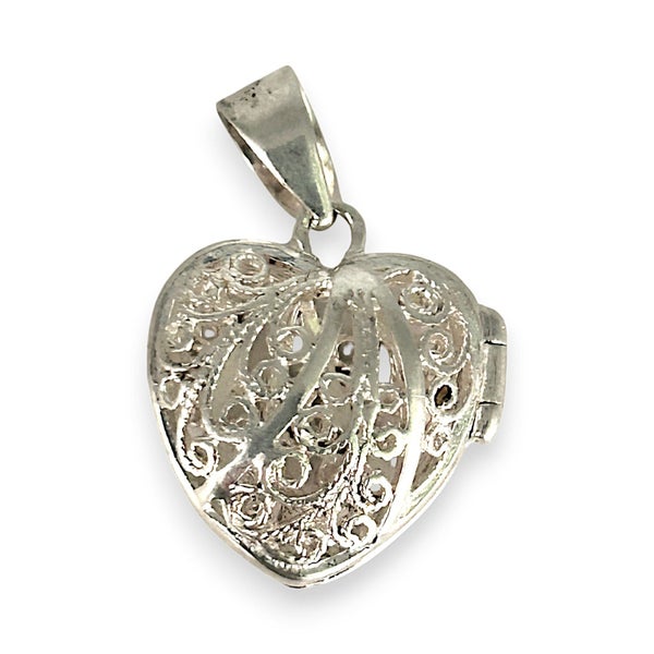 SALE | Sterling Silver Heart Locket. R # 523 Carousel 1