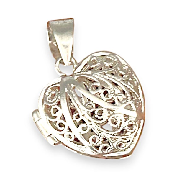 SALE | Sterling Silver Heart Locket. R # 523 Carousel 2