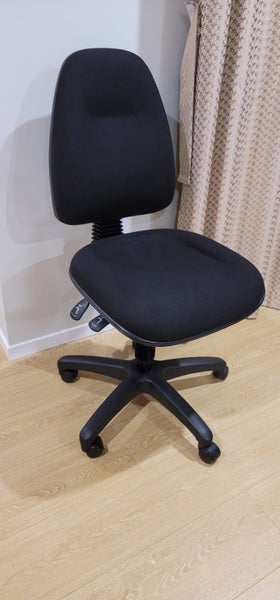 EOS Spectrum 3 Ergonomic Office Chair (Deep Cleaned) Carousel 2