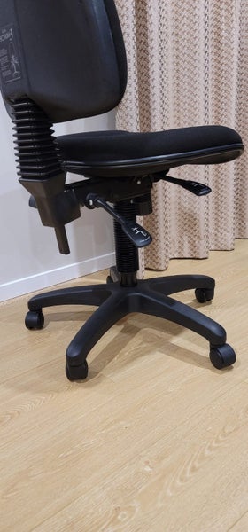 EOS Spectrum 3 Ergonomic Office Chair (Deep Cleaned) Carousel 9