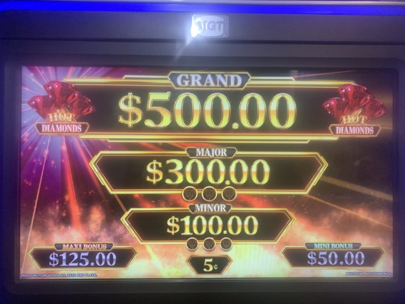 IGT Neo - nxt Grand, Major & Minor triple LCD Screen HOT Diamonds Pokie Machine Carousel 2