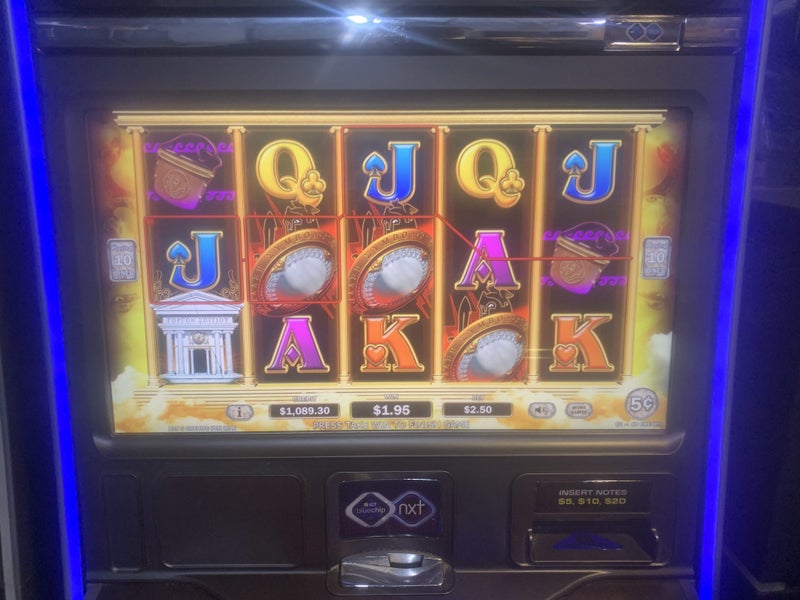 IGT Neo - nxt Grand, Major & Minor triple LCD Screen HOT Diamonds Pokie Machine Carousel 11