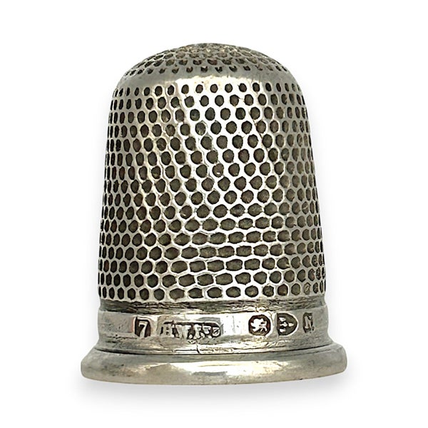 SALE | Sterling Silver Antique Thimble. R # 593 Carousel 1