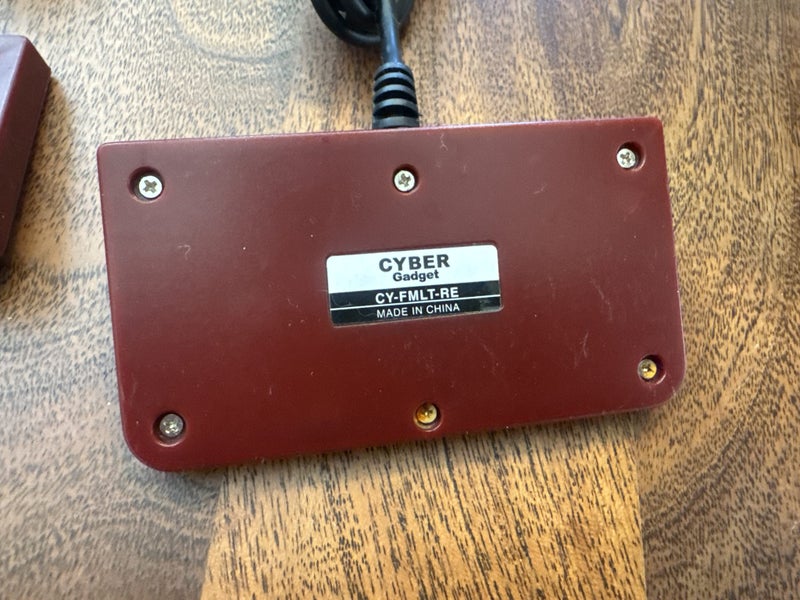 Cyber gadget CY-FMLT-RE Vintage controller for 9 pin serial port Carousel 2