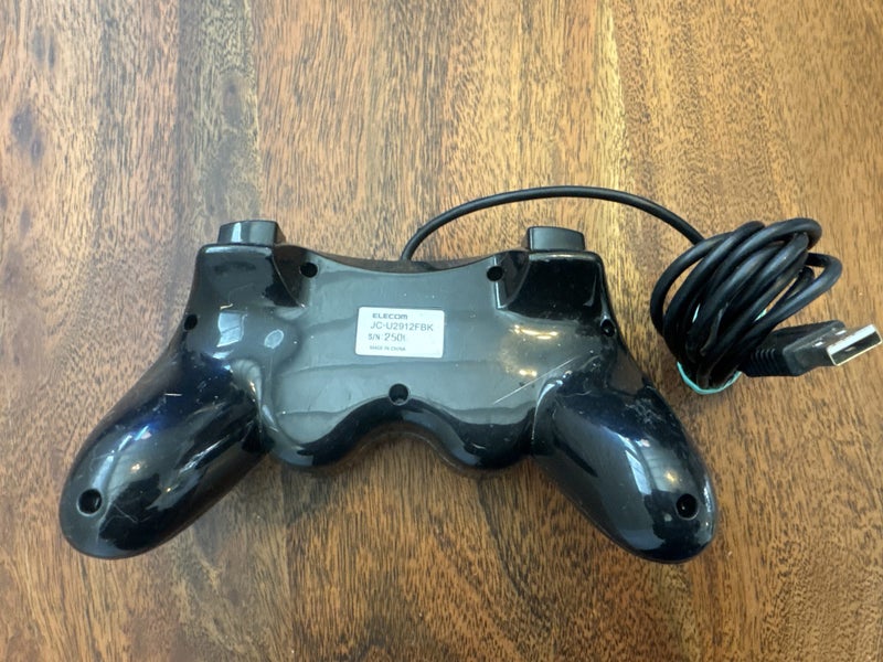 ELECOM JC-U2912FBK USB gamepad for PC Carousel 2
