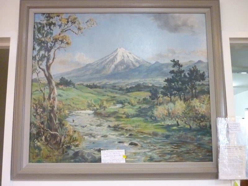 ANTIQUES/ART BUSINESS + BMW IN SUNNY NELSON Carousel 19