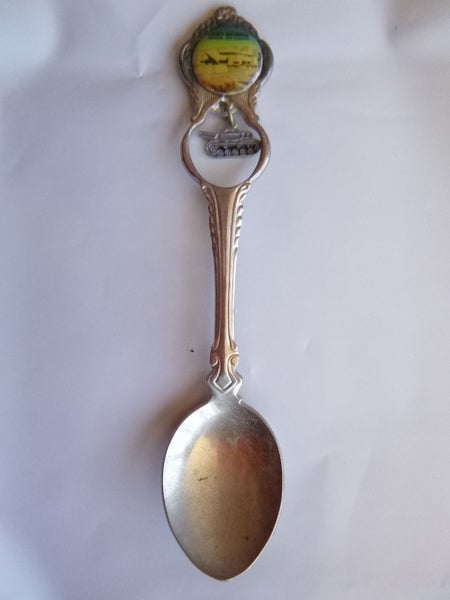 Waiorou Army Museum Resin Top Silver Tea Spoon Carousel 1