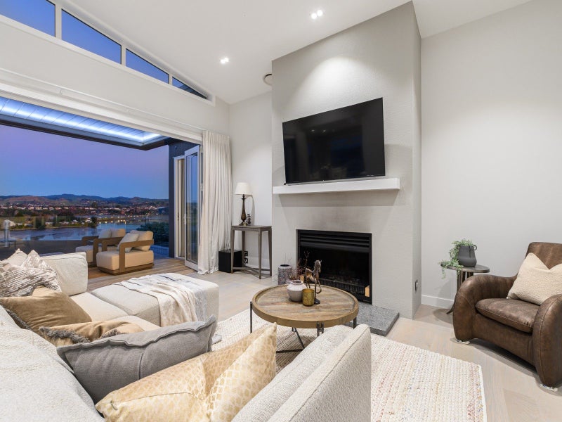 Prestige meets panoramic views62885375259267112