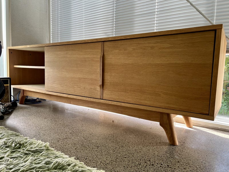 Entertainment Unit62854315563139113