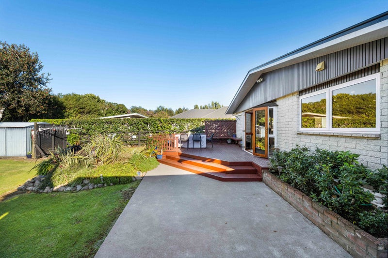 EFFORTLESS LIVING IN A QUIET, SEMI-RURAL SETTING62885375274626113