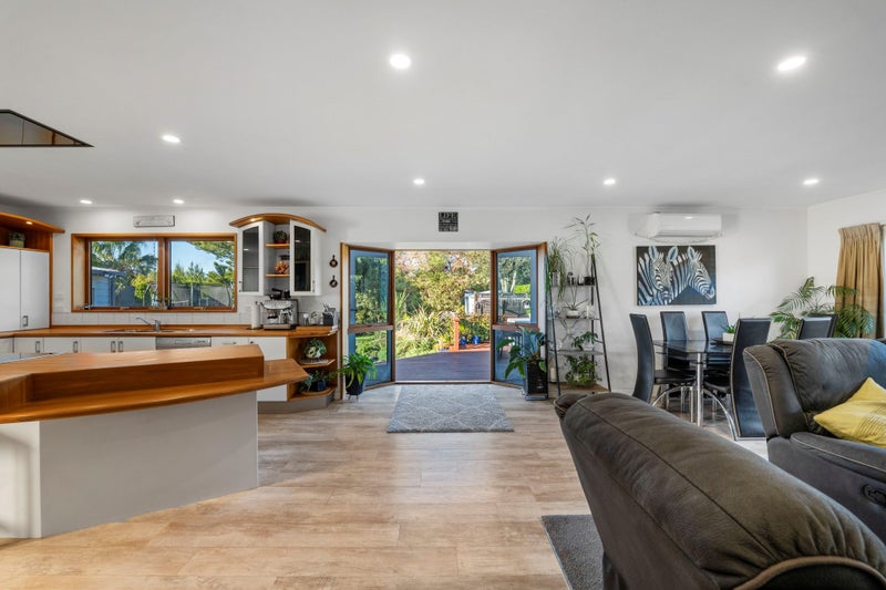 EFFORTLESS LIVING IN A QUIET, SEMI-RURAL SETTING62885375274626114