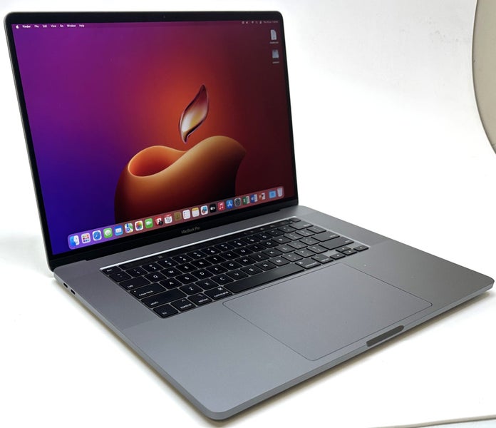 MacBook Pro 16" - i9 EIGHT Core Performance62863867254658112