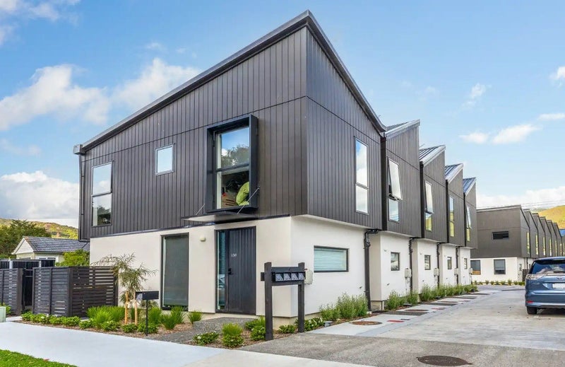 Move In Ready in the Heart of Naenae!63612911861251111