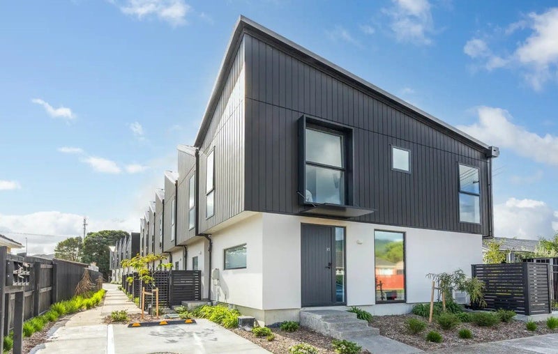 Move In Ready in the Heart of Naenae!63612911861251112