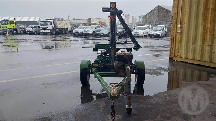 2013 Trailer LOG Splitter Log Splitter Carousel 2