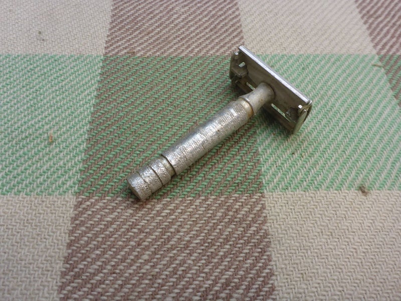Awesome Old Vintage Safety Razor Gillette England Shaving Razor Carousel 2