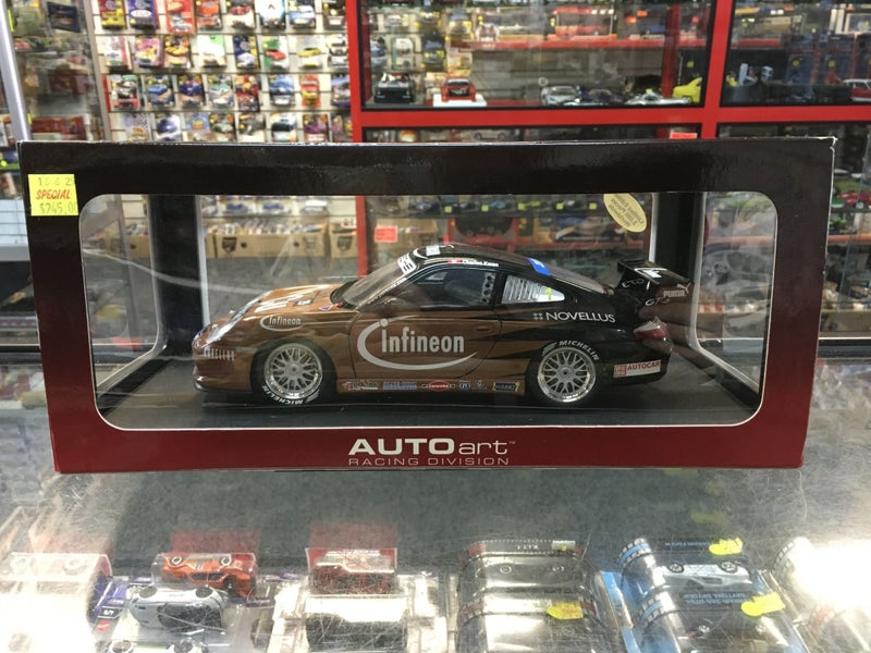 1/18 AUTO ART - PORSCHE 911 GT3R ASIA CARRERA CUP 2004 CHARLES KWAN #1 Carousel 1