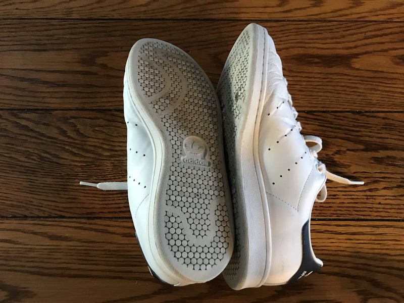 Adidas woman’s size 40/9 Carousel 2
