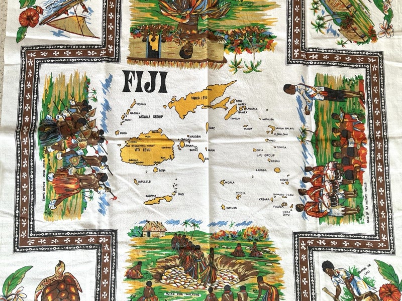 ** VINTAGE TABLE CLOTH ** 86 x 88 cm ** FIJIAN SCENES ** Carousel 2