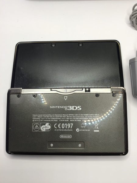 * Black Nintendo 3DS Console w/ Stylus, Case, 4GB SD Card & Charger! *62868835685507112
