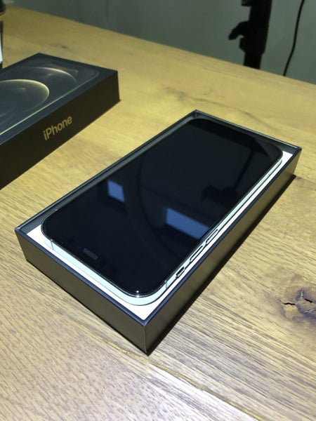 Apple iPhone 12 Pro - **New Battery & New Genuine Leather Case**628638706023691123