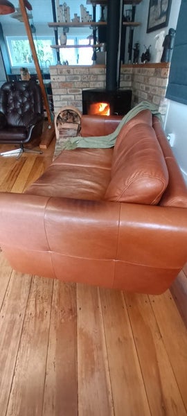 Leather 2.5 Seater Couch62863860546945111