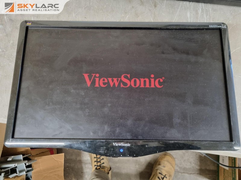 3x LCD Monitors by HP and ViewSonic Carousel 2