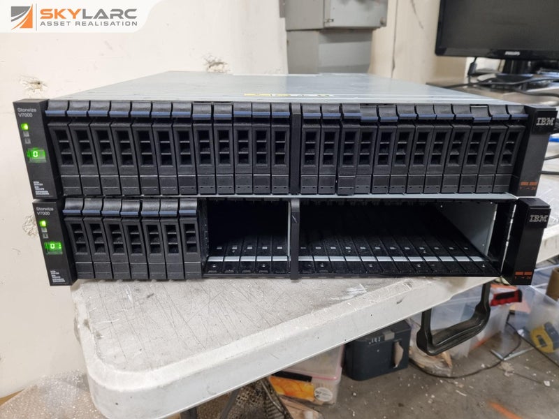 2x IBM Storwise V7000 Storage Expansion Enclosures Carousel 2