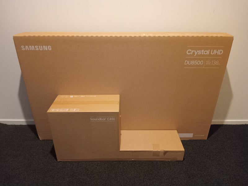 Factory-Sealed Samsung 55" DU8500 4K UHD Smart TV & HWC450 Wireless Soundbar/Sub629376283262731125